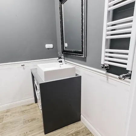 Amberhome Apartament *